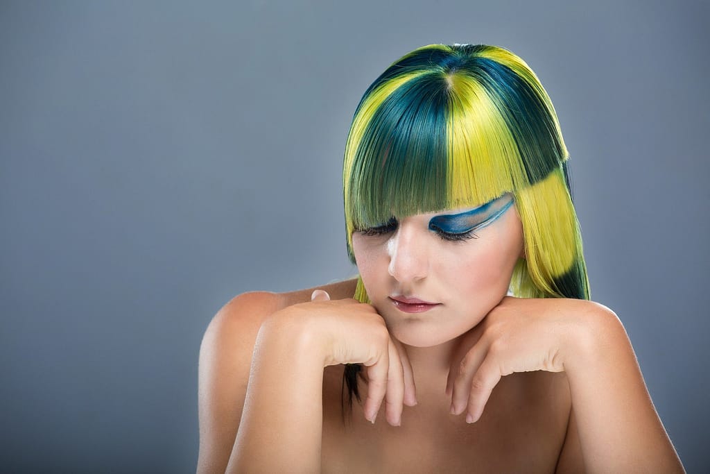 Teñirte el pelo en casa de manera fácil colors 1097123 1920 - Teñirte el pelo en casa de manera fácil