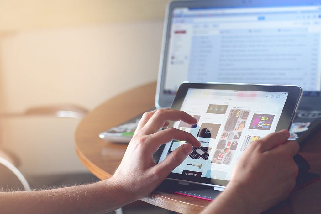 e-books vs. libros en papel pexels pixabay 35550 1 - e-books vs. libros en papel
