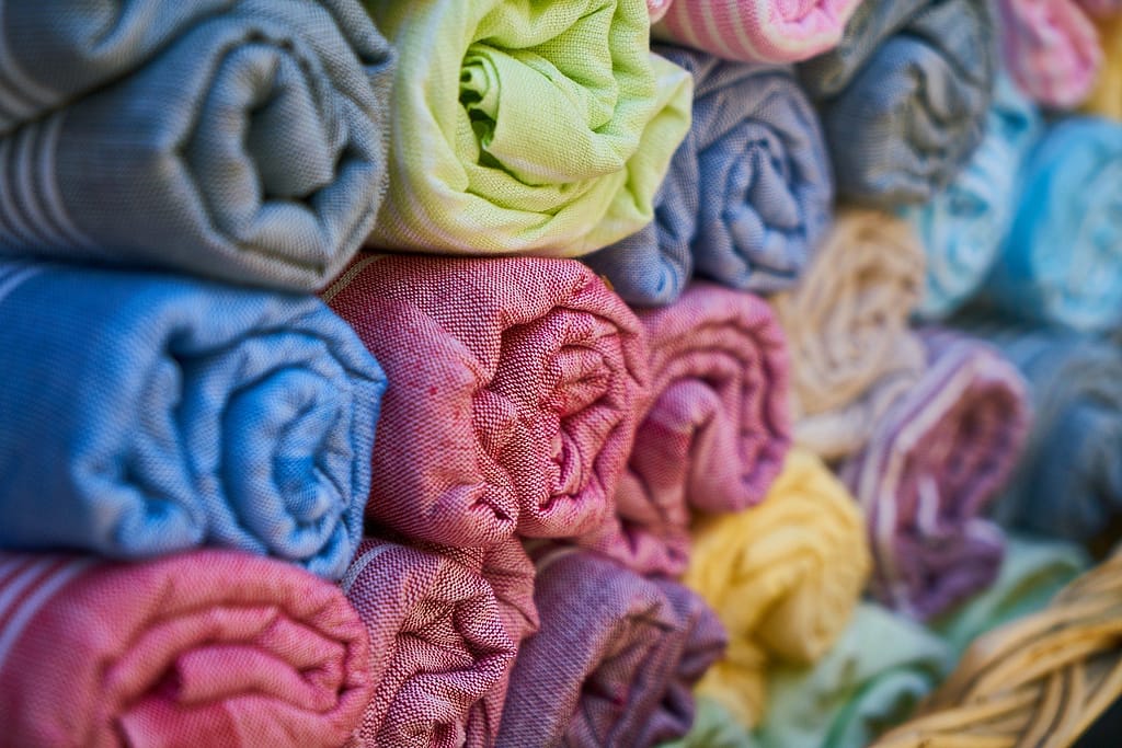 Teñirte el pelo en casa de manera fácil towel 1838210 1920 - Teñirte el pelo en casa de manera fácil