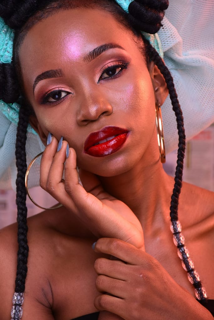 Tipo de labios y como maquillarlos pexels fame of god studios 7117036 - Tipo de labios y como maquillarlos
